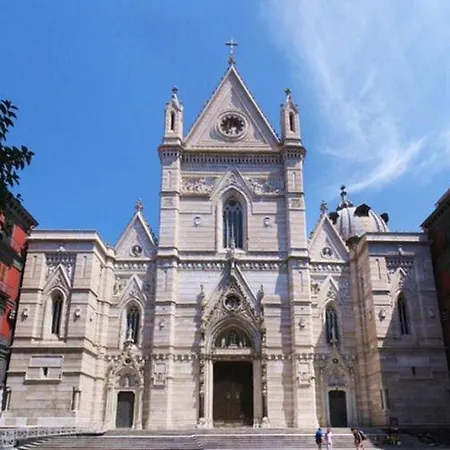 Le Sorelle Duomo Neapol
